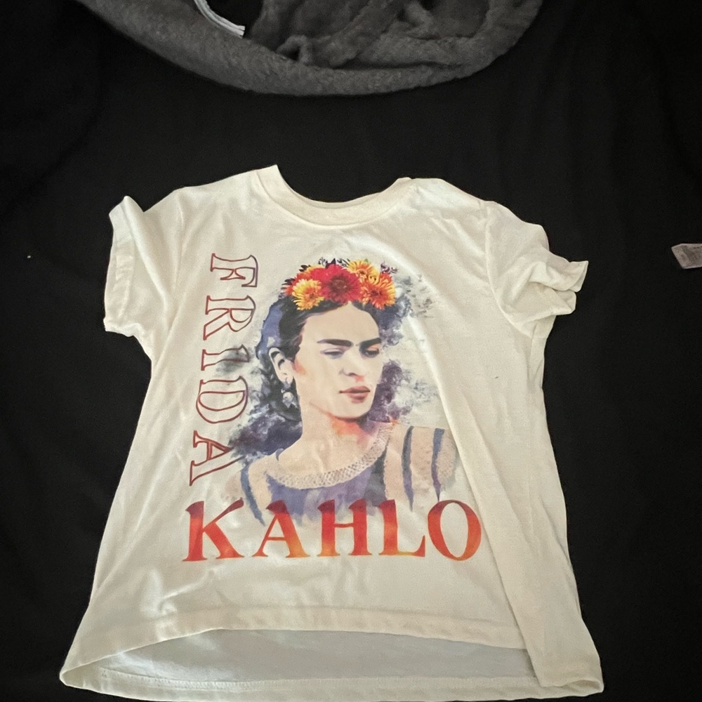 Frida Kahlo shirt size M
